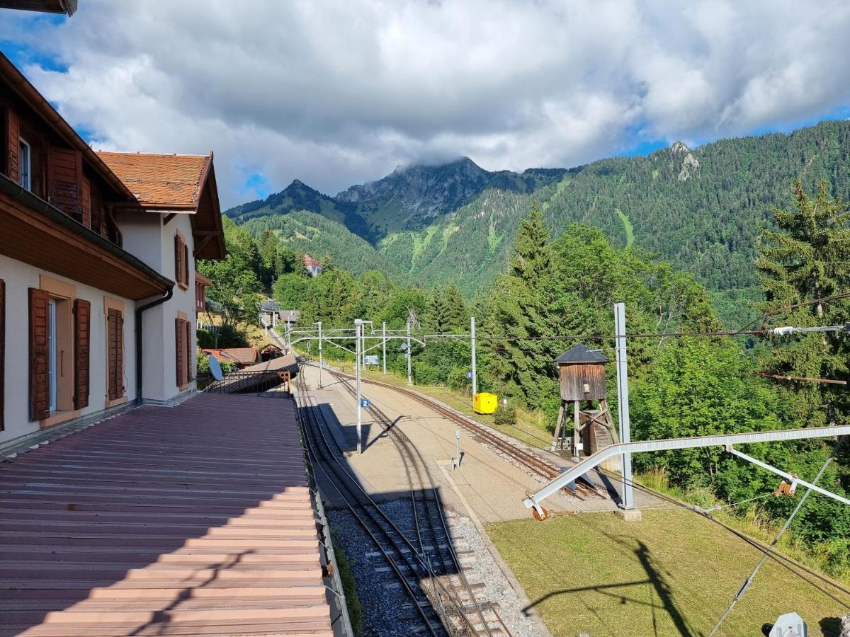 Buffet De La Gare Otel Montrö Dış mekan fotoğraf
