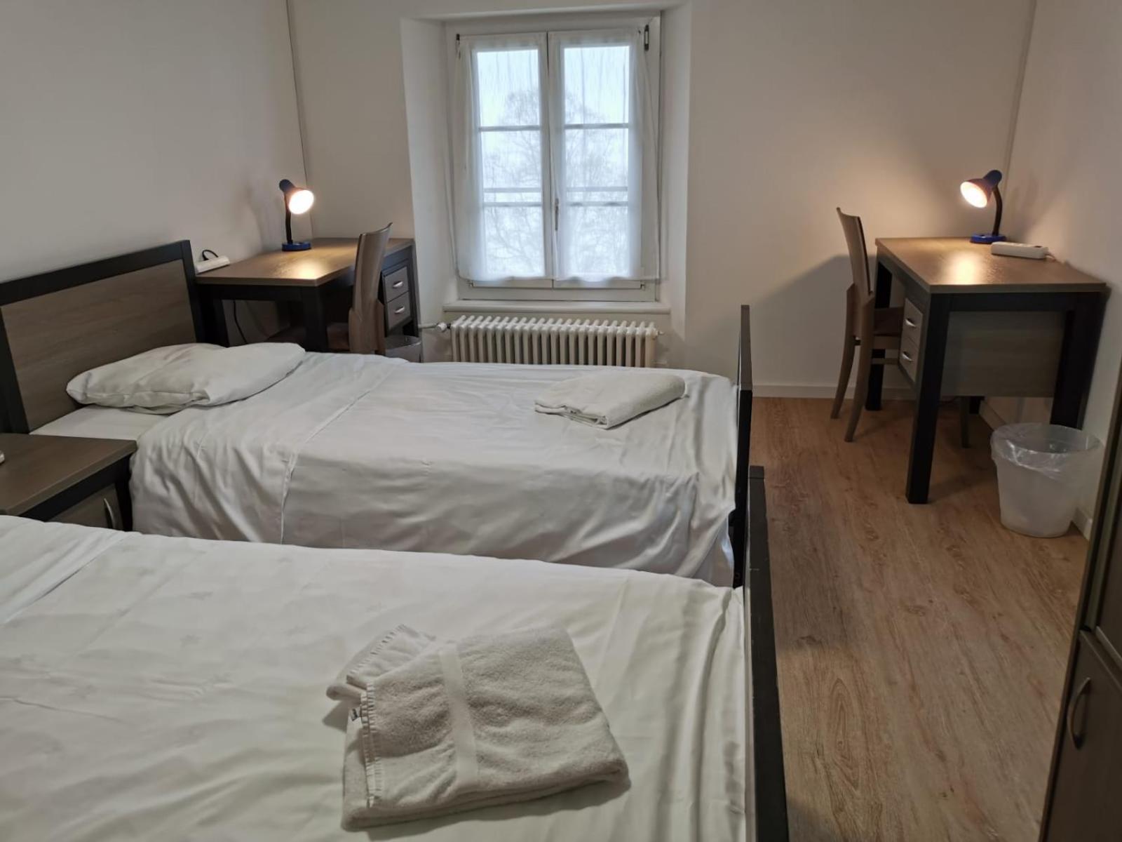 Buffet De La Gare Otel Montrö Dış mekan fotoğraf