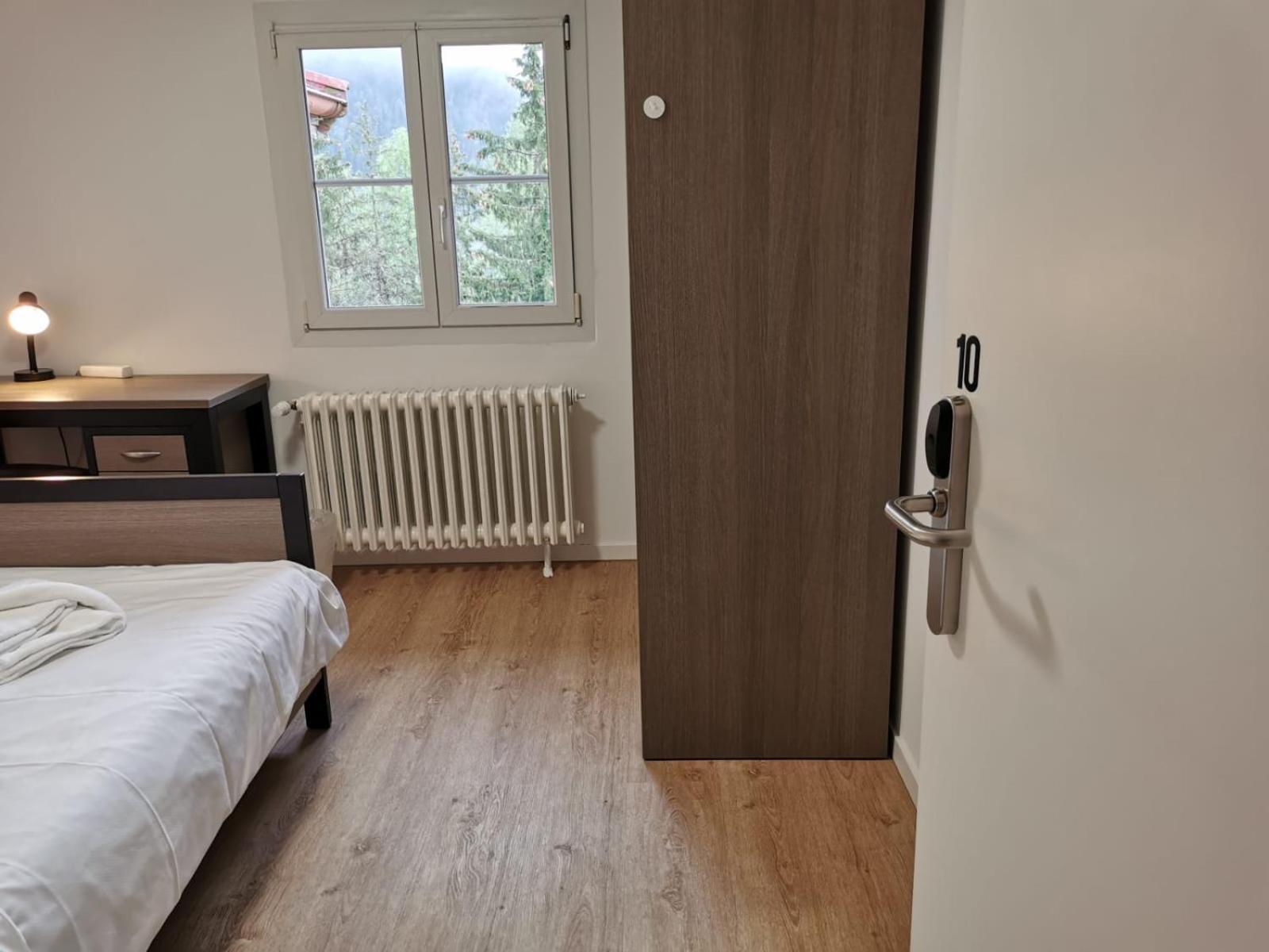 Buffet De La Gare Otel Montrö Dış mekan fotoğraf