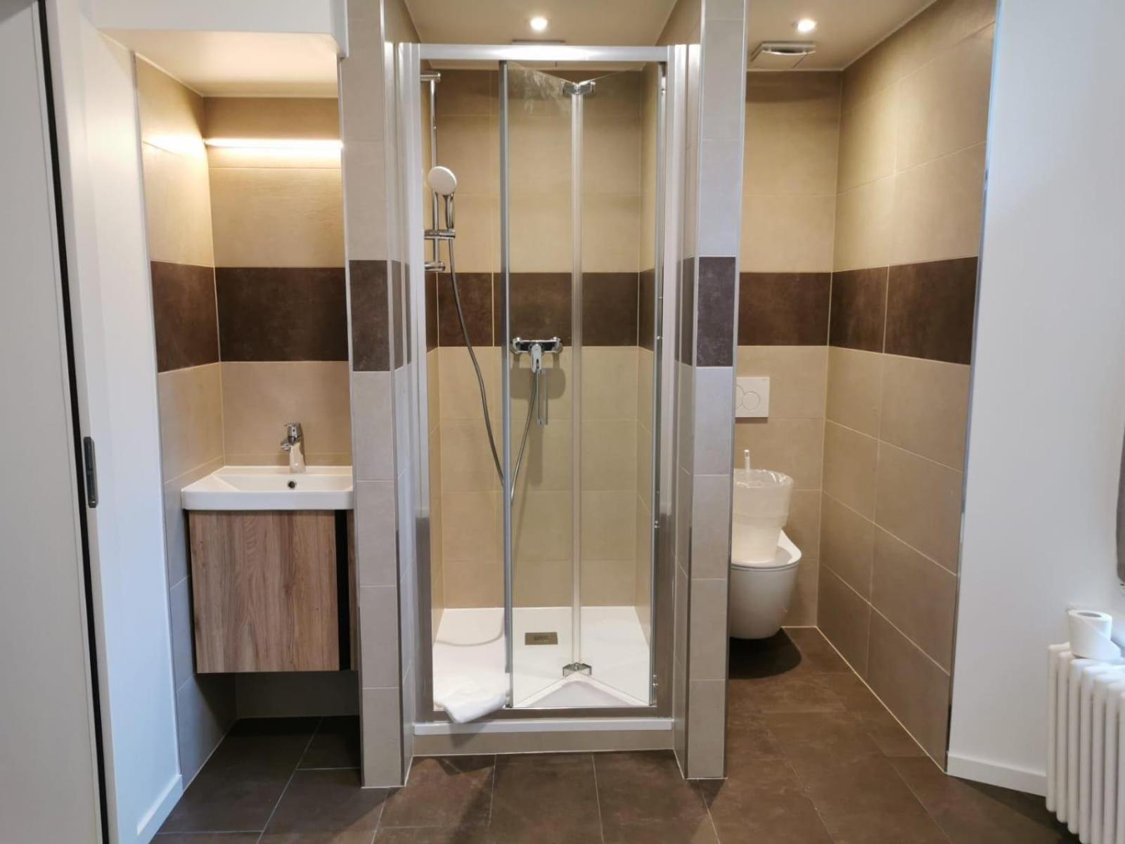 Buffet De La Gare Otel Montrö Dış mekan fotoğraf