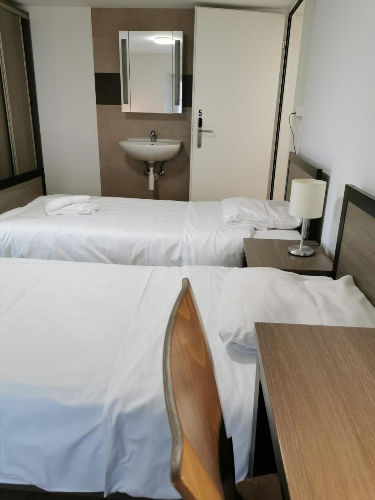 Buffet De La Gare Otel Montrö Dış mekan fotoğraf